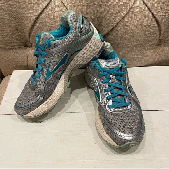 Brooks GTS 16th Edition FlexTra Sole sneaker Sz 7 Silver/Turquoises - Picture 1 of 10